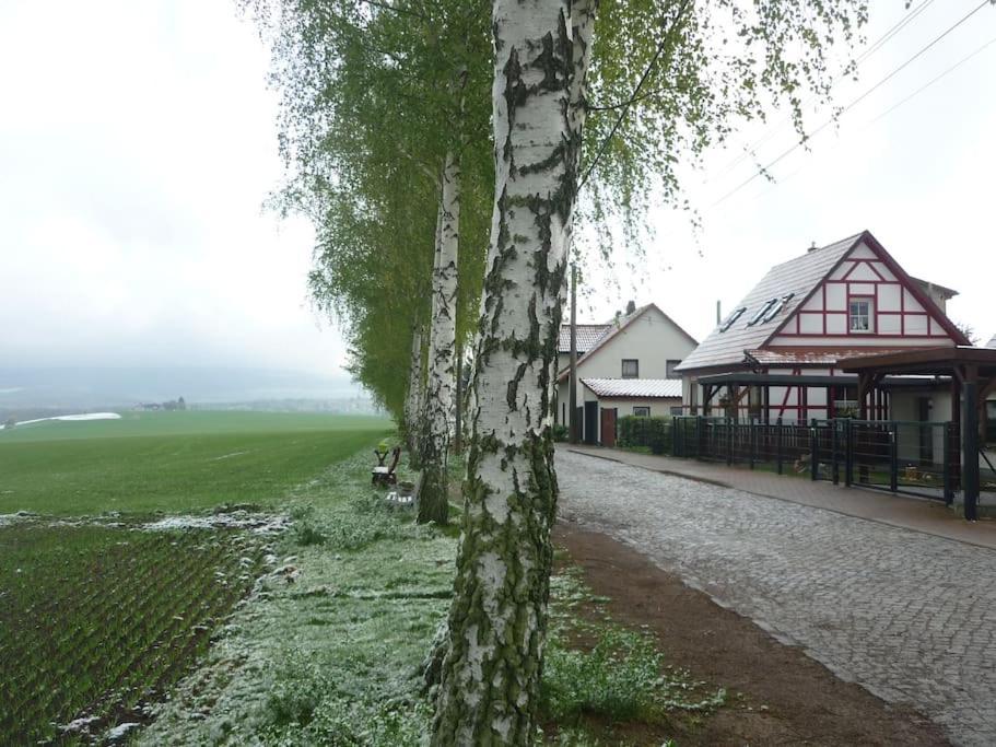 Erpelhaus Appartement Utzberg Buitenkant foto